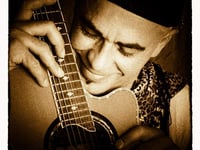 Distinctive voice in acoustic music to perform in Calstock