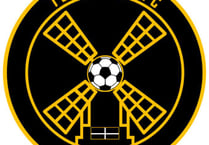 Torpoint miss chance to go top of league