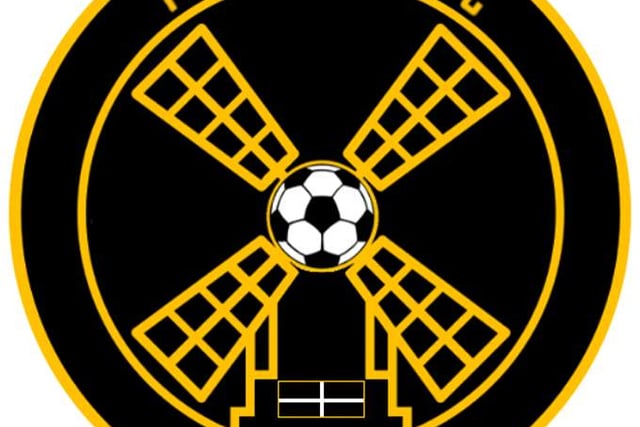 Torpoint miss chance to go top of league