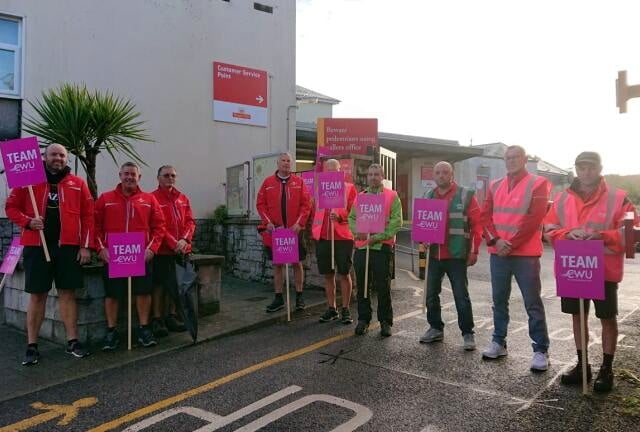 Postal strike cut short to respect the Queen