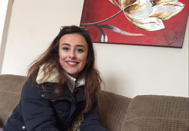 Award winning Saltash vocalist and composer Flo Bonner