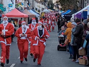 Entries open for Saltash festive fun run