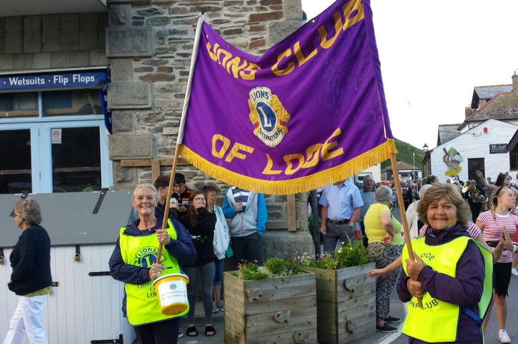 Looe Floral Dance 