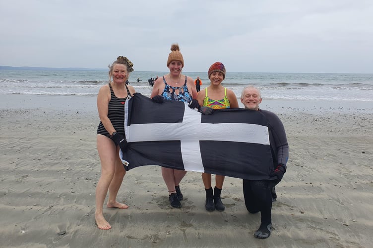 Sea swimmers
take the plunge
for St Piran’s