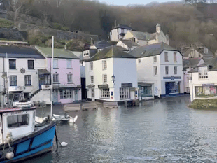 Spring equinox brings high tides to Polperro 