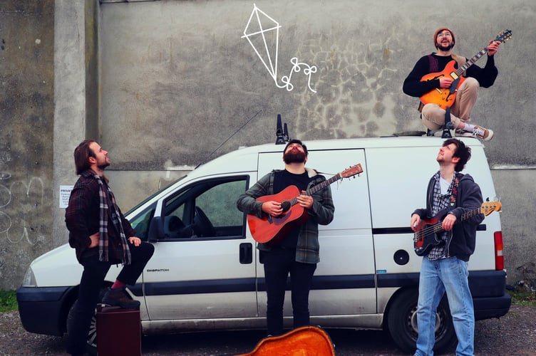 The Busketeers - Like A Kite