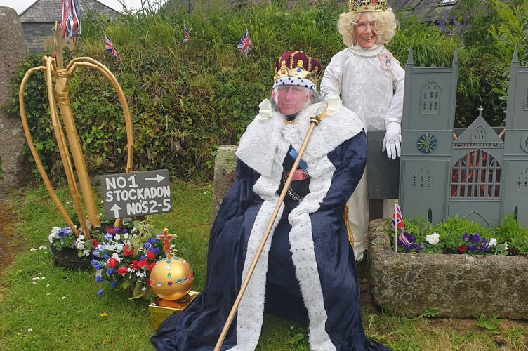 A coronation display in Landulph