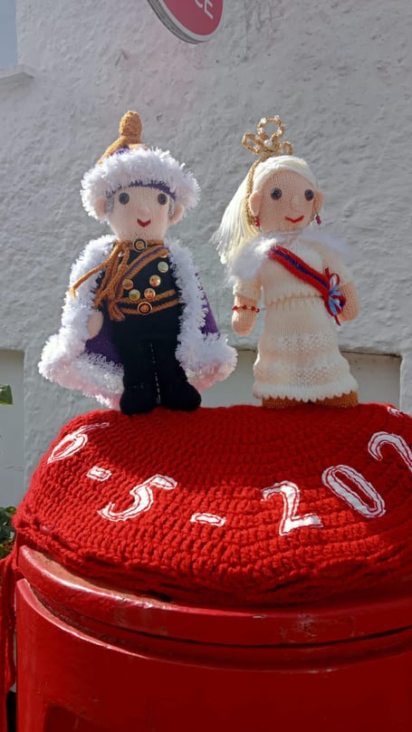 Knitted decorations in Saltash 