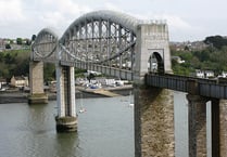 GWR warn of delays after boat crashes into Royal Albert Bridge 