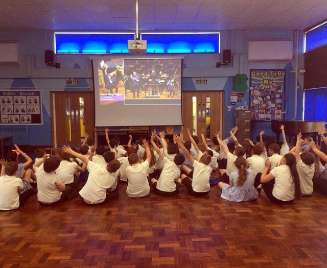 Pupils learn to ‘Dance, dance, dance!’