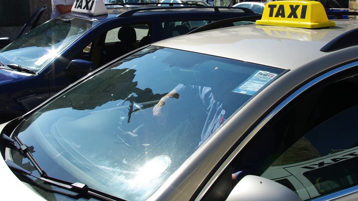Taxi operators complain at licensing changes as 'too many taxis' in Cornwall