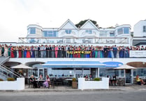 Looe community academy celebrate their prom in style 