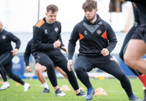 Choughs sign Skurr on loan from Bulls