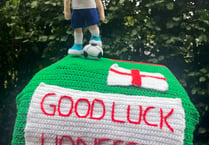 Anonymous knitter shows their support for England's Lionesses 