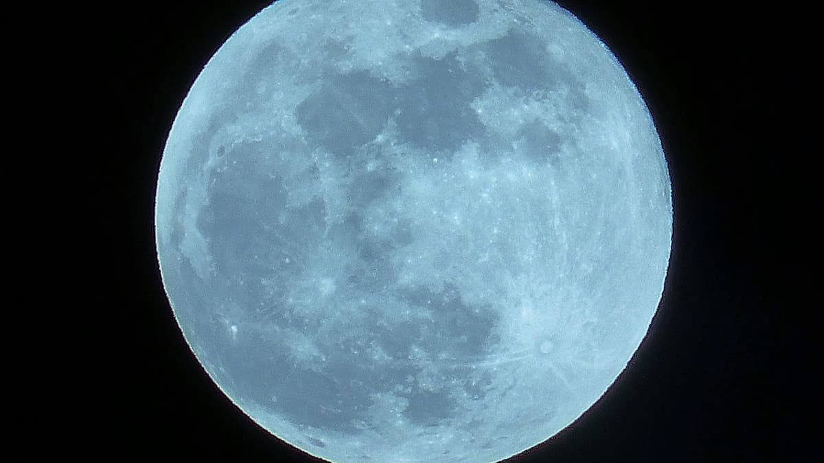 Rare 'blue supermoon' set to be in Cornwall night skies overnight ...