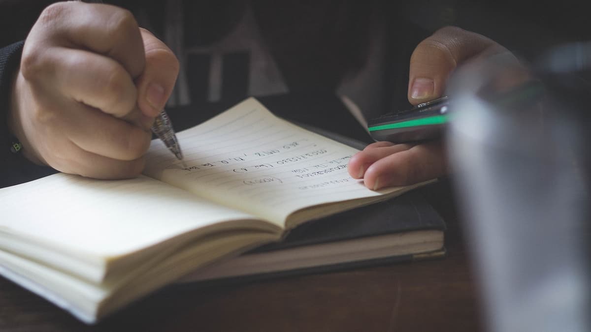 Graduates take six months to find a job in current climate