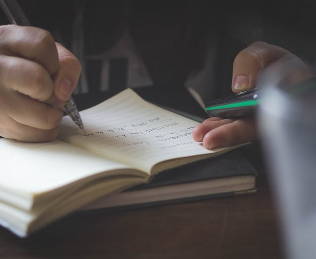 Graduates take six months to find a job in current climate