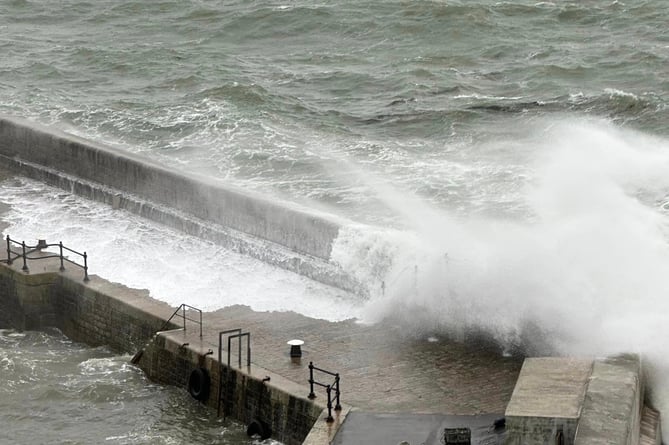 Strong winds batter Cornwall's coastline