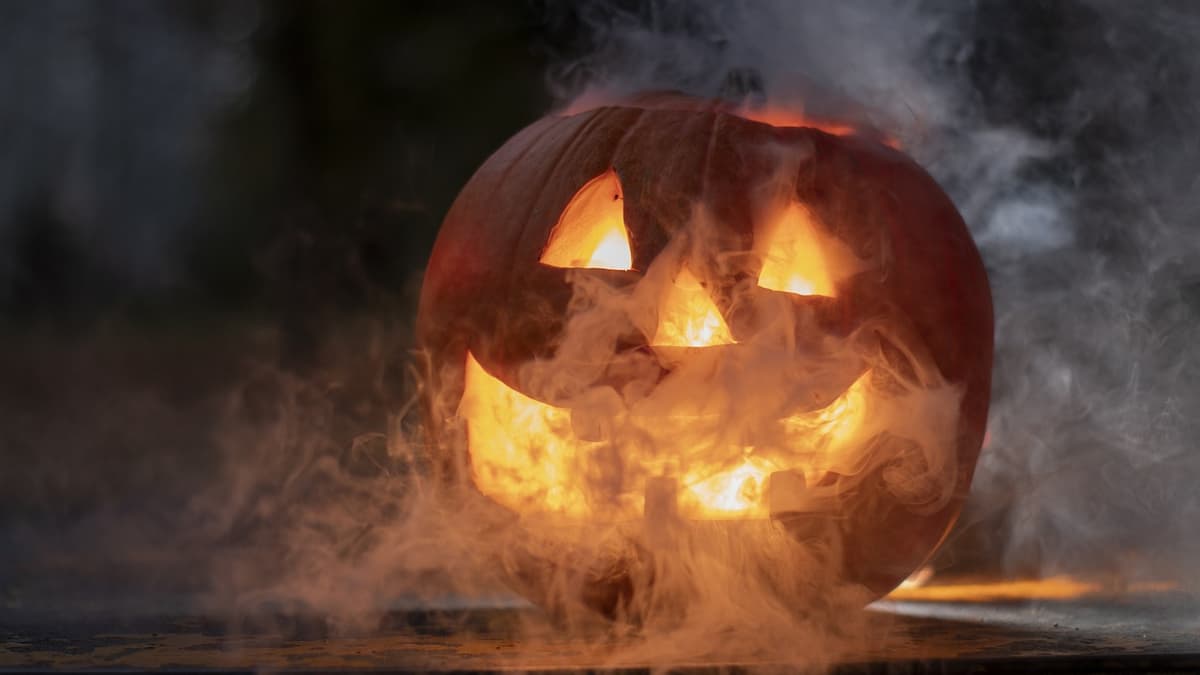 &lsquo;Don&rsquo;t let candles spark Hallowe'en horror&rsquo;