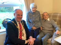 Liskeard mayor helps couple celebrate platinum anniversary