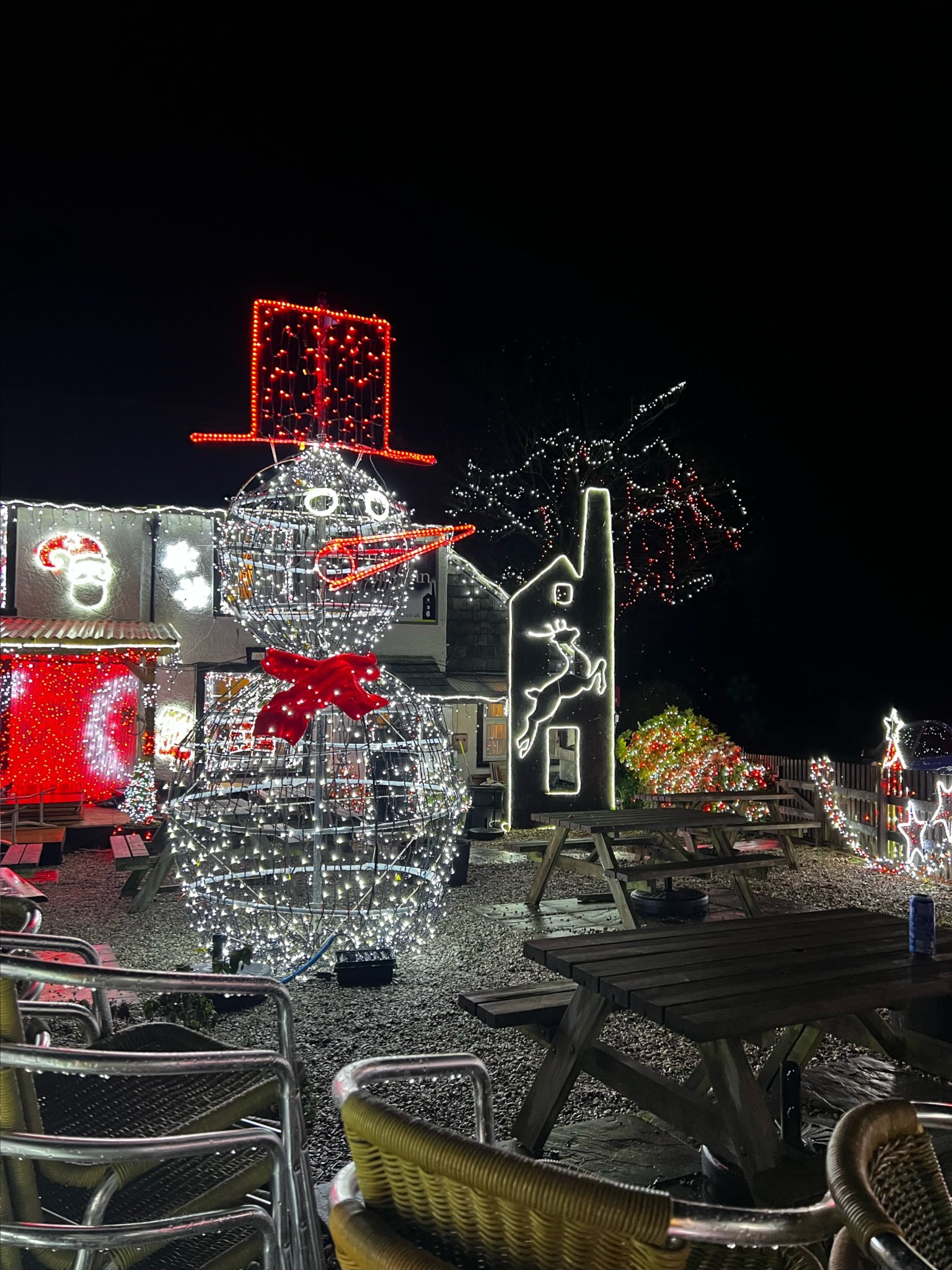 Caradon Inn provides a perfect setting for village’s light switch on