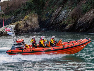 RNLI crew race into action after boats suffers breakdown
