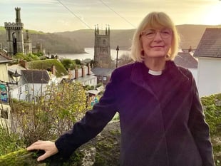 'Sexist' church gets female vicar