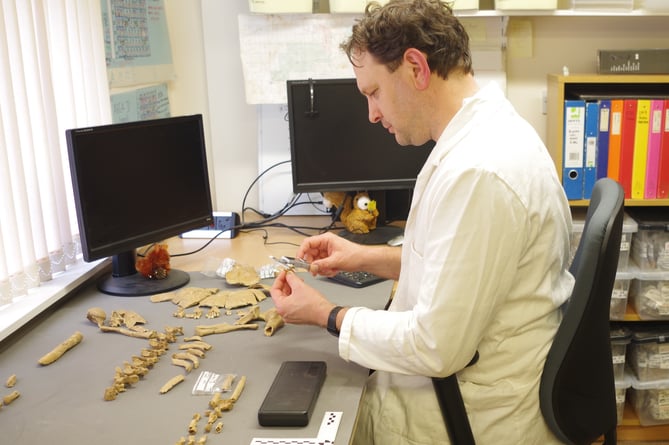 Dr Richard Mikulski, a bone specialist from Cornwall Archaeological Unit (CAU) analysed the skeletons