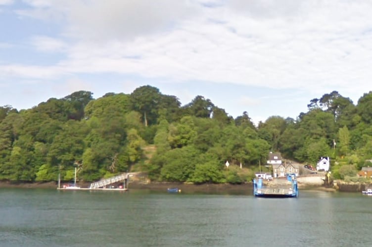Ferry cross the Fal - At the King Harry crossing