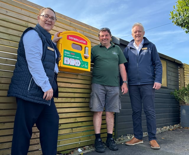 Holiday park has enhanced community safety with new defibrillator