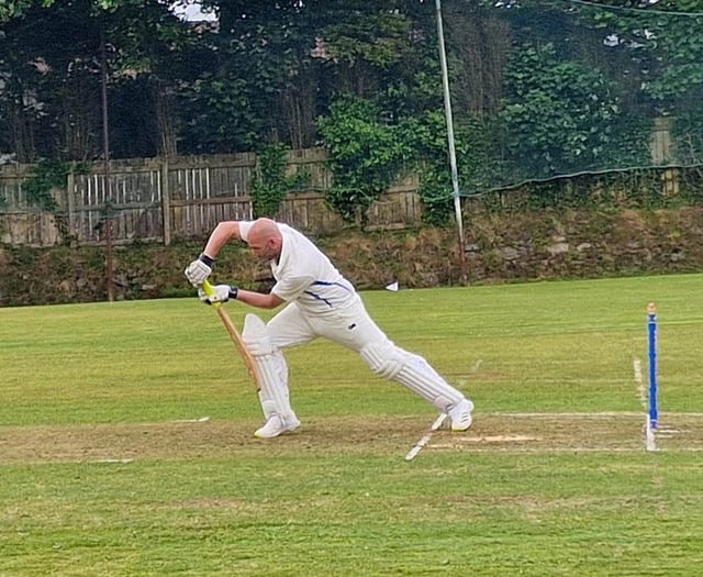Holloway and Murray star in Gunni away victory