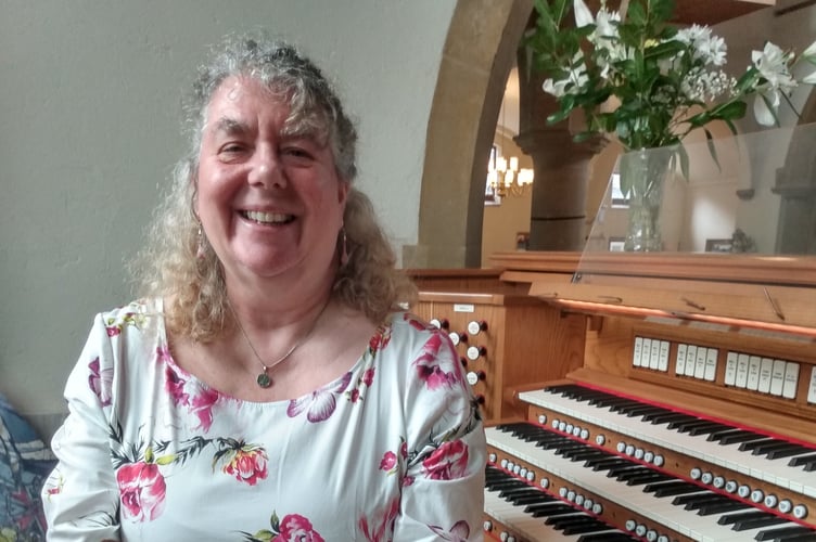 Gabrielle Lewis photo