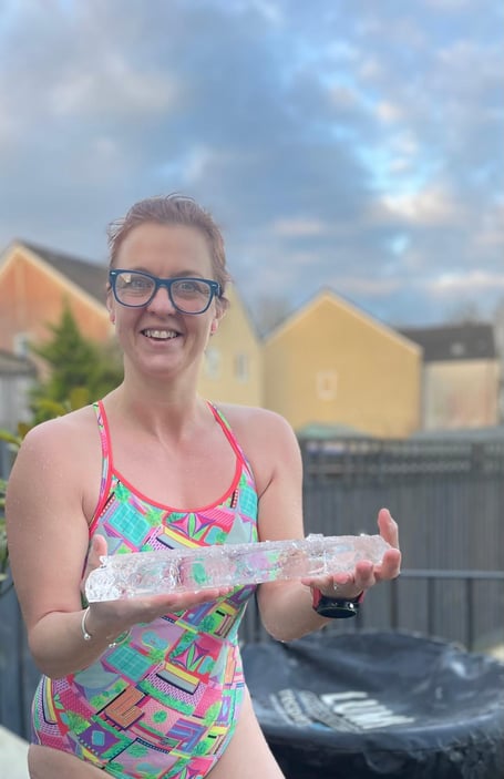 SAM breaks thick ice to get into a 1.5 degree ‘recovery pod’ – a small tub of cold water to help swimmers acclimatise