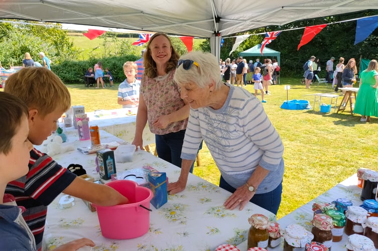 Glenda and daughter-in-law Charlotte Feesey at the Tombola during Lansallos Fete