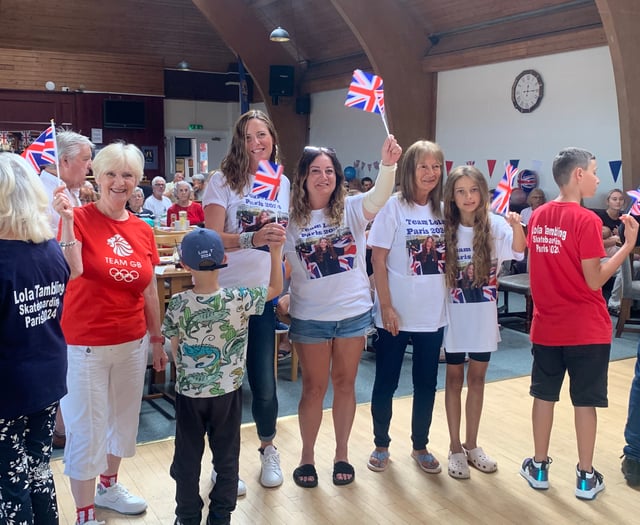 Saltash residents gather to cheer on Lola