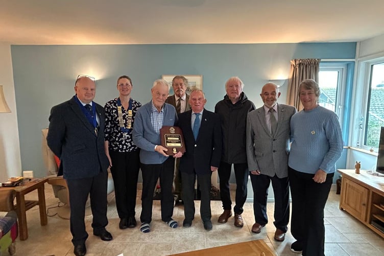 John Gliddon receiving a Melvin Jones fellowship award (Picture: Lions Club of Liskeard)