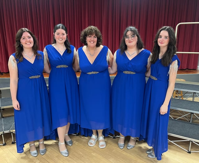 Unique sound of mother-daughter quintet proves popular 