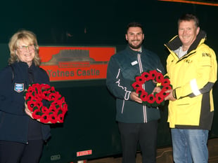 Knitathon creates poppy wreath for lifeboat station