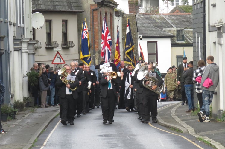 The parade making its way through the streets of Liskeard. (Picture: Chris Sutton)