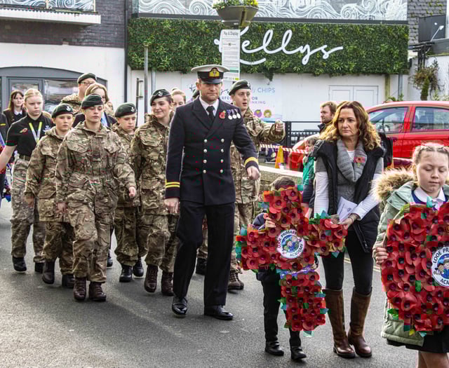 Looe pays tribute to local war dead in Remembrance Sunday ceremony