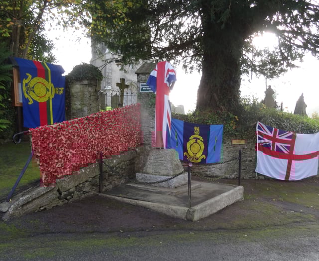 Botus Fleming service remembers war dead and current Ukraine conflict