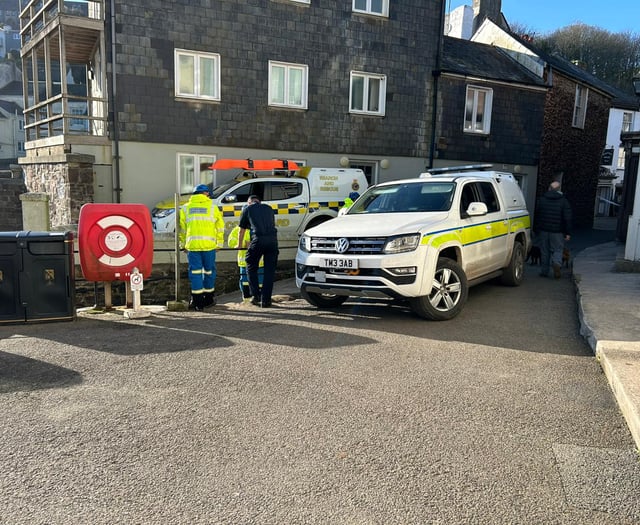 Bomb disposal team at Kingsand after alert