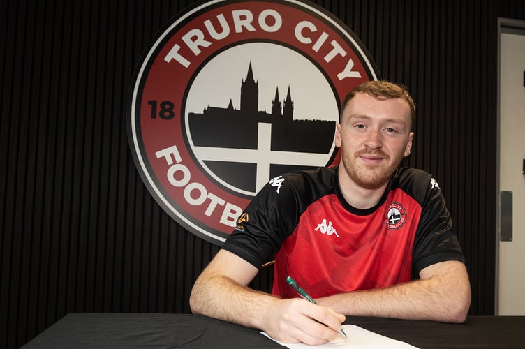 Striker Luke Jephcott has joined Truro City on loan from League Two Newport County