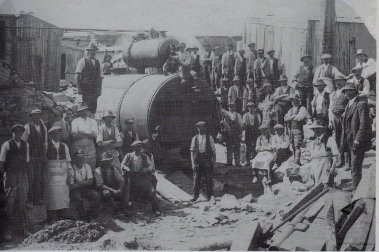 Gold Diggings Quarry workers in the 1920s