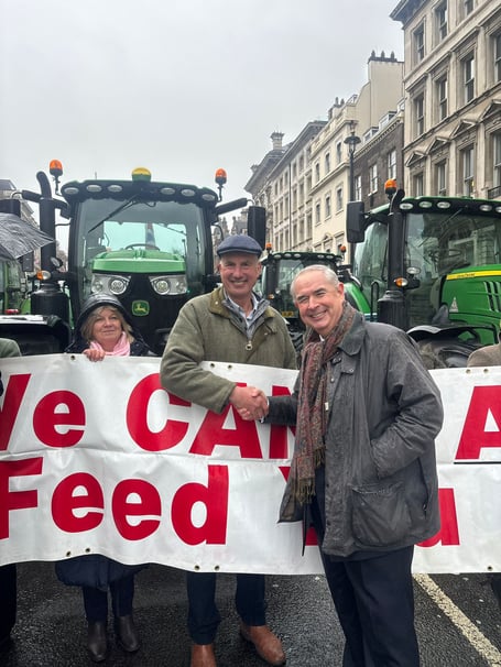 Sir Geoffrey Cox met with farmers at the rally outside Westminster which attracted more than 1000 tractors ahead of the debate of the an NFU e-petition. (Picture: Sir Geoffrey Cox MP)