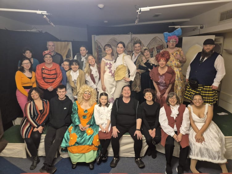 The cast and crew of Bodmin Community Panto (Picture: Bodmin Community Panto)