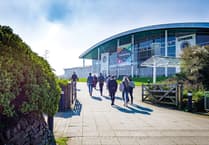 Staff pass vote of no confidence in principal and management team at college