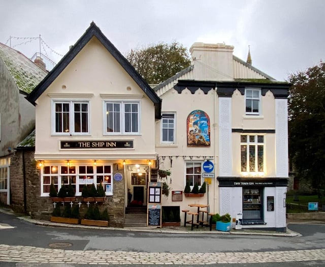 Cornish pub forced to evacuate following fryer fire