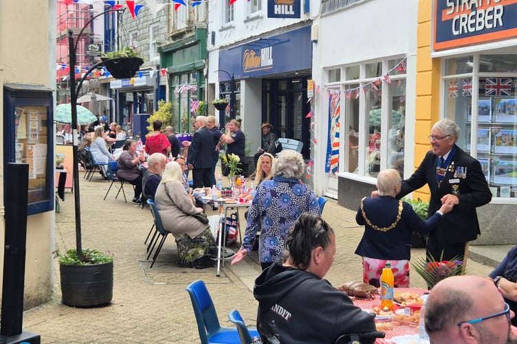 Scenes from the VE Day celebration in Liskeard (Picture: Liskeard and Looe Radio)