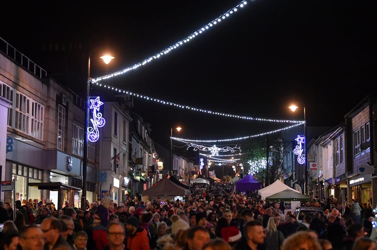 Saltash Town Council have put out to tender the opportunity for contractors to deliver a vibrant lighting display for Christmas and other key events in the town
